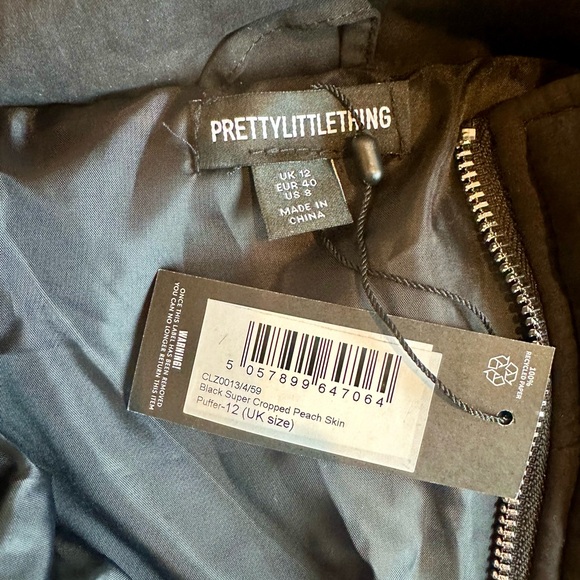 PrettyLittleThing Black Cropped Puffer Coat - Picture 2 of 2